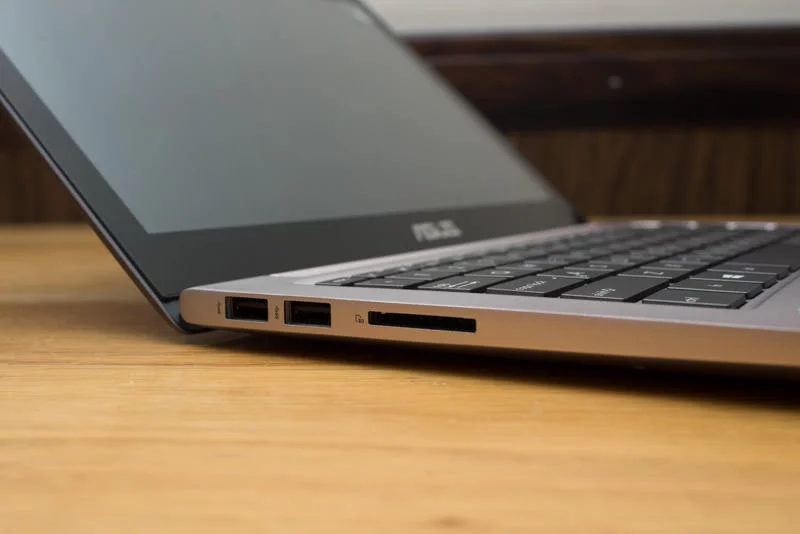 Asus Zenbook UX303LA US51T dau doc the