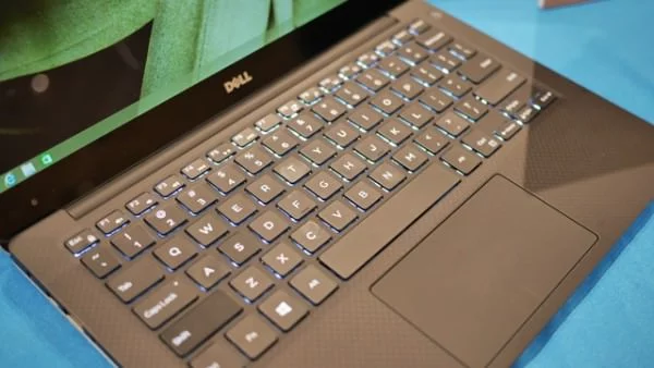 Vo may Dell XPS 13 2015 lam tu soi Carbon