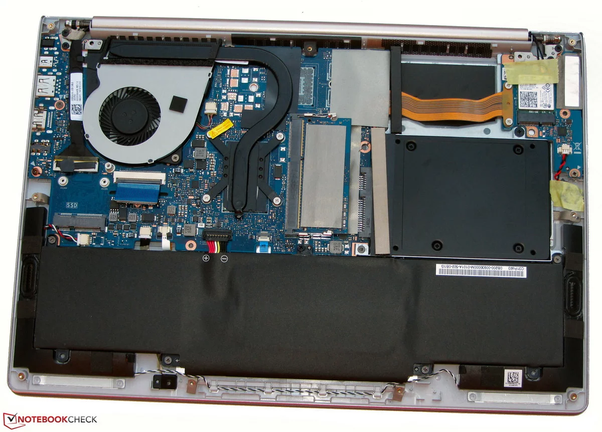 ben trong mainboard Asus Zenbook UX303LA